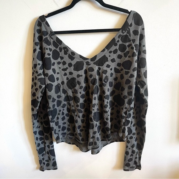 NWOT Chaser Dotted Thermal Top - Picture 2 of 5